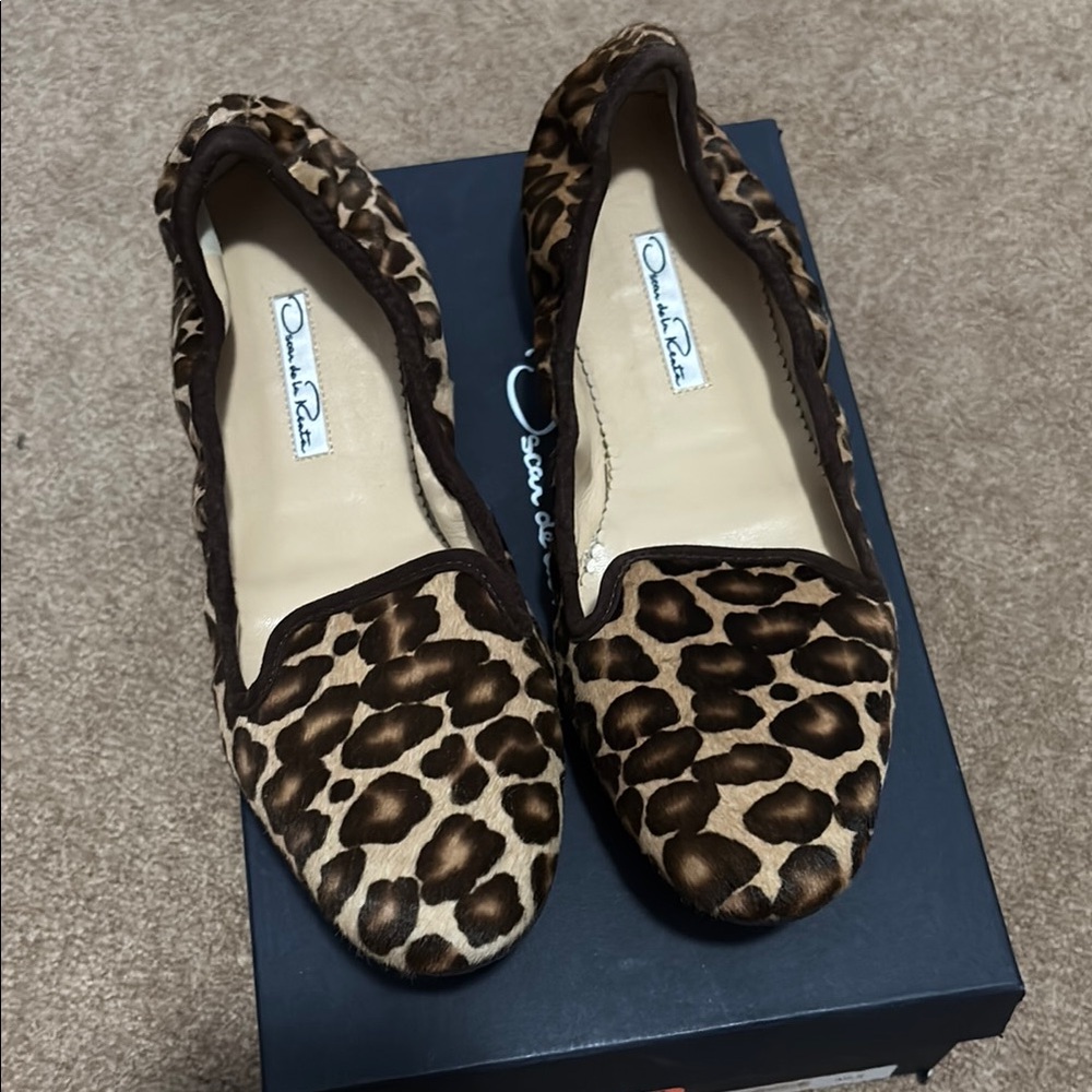 Oscar de la Renta Leopard Print Flats